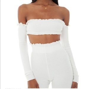 ARE YOU AM I Tiuu Top